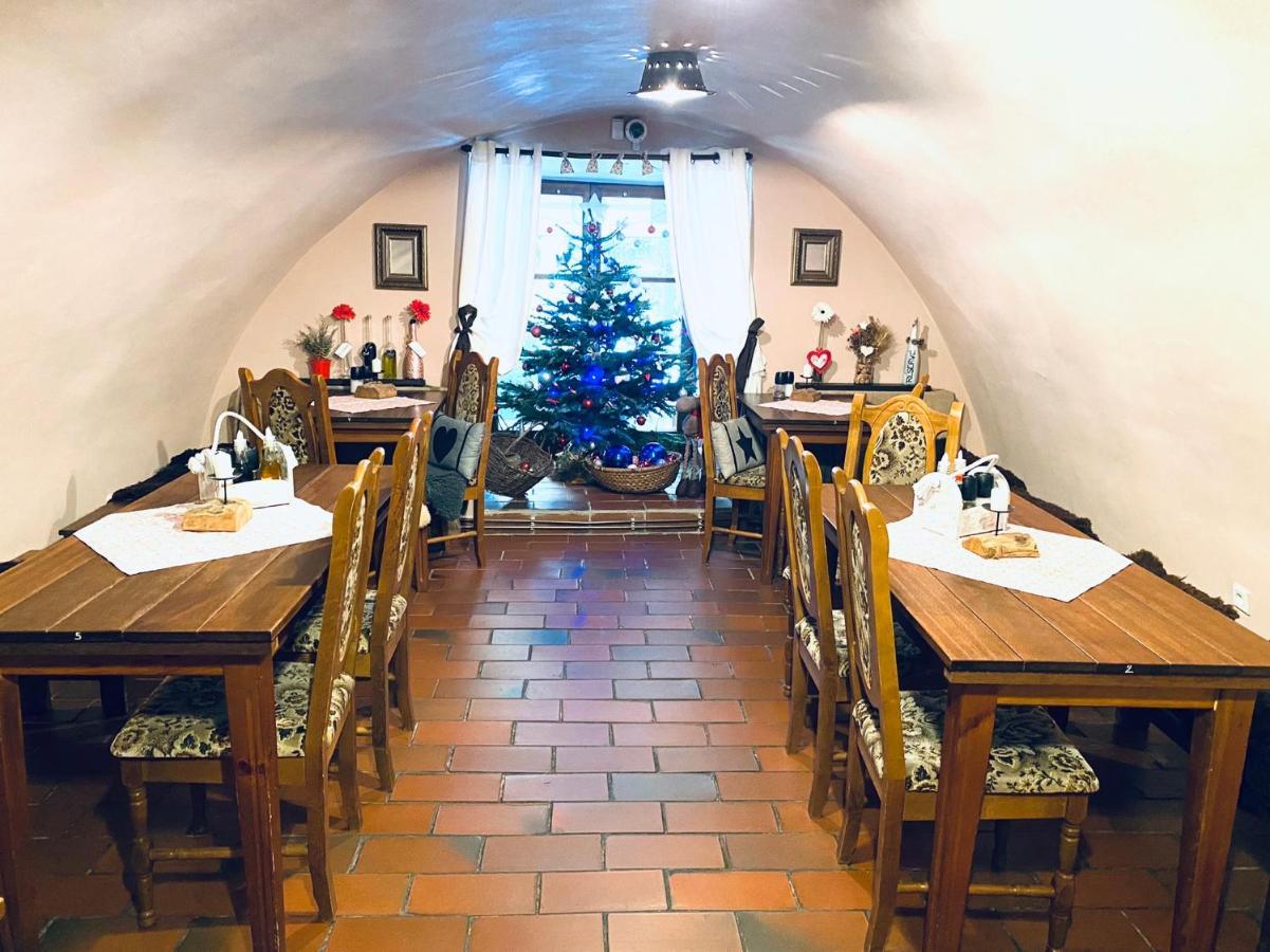 Kristinka Hotel Cesky Krumlov Exterior photo